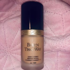 Too Faced-Born this way foundation